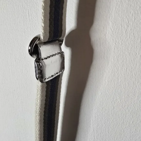 Gucci Silver Guccisima Crossbody Bag - Picture 10 of 16